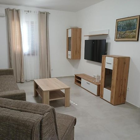 Apartments Njivice Bajcic Exterior photo