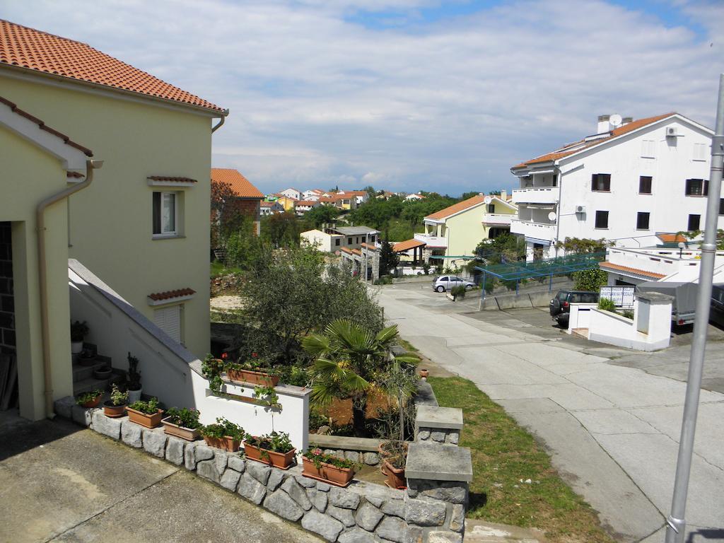 Apartments Njivice Bajcic Exterior photo