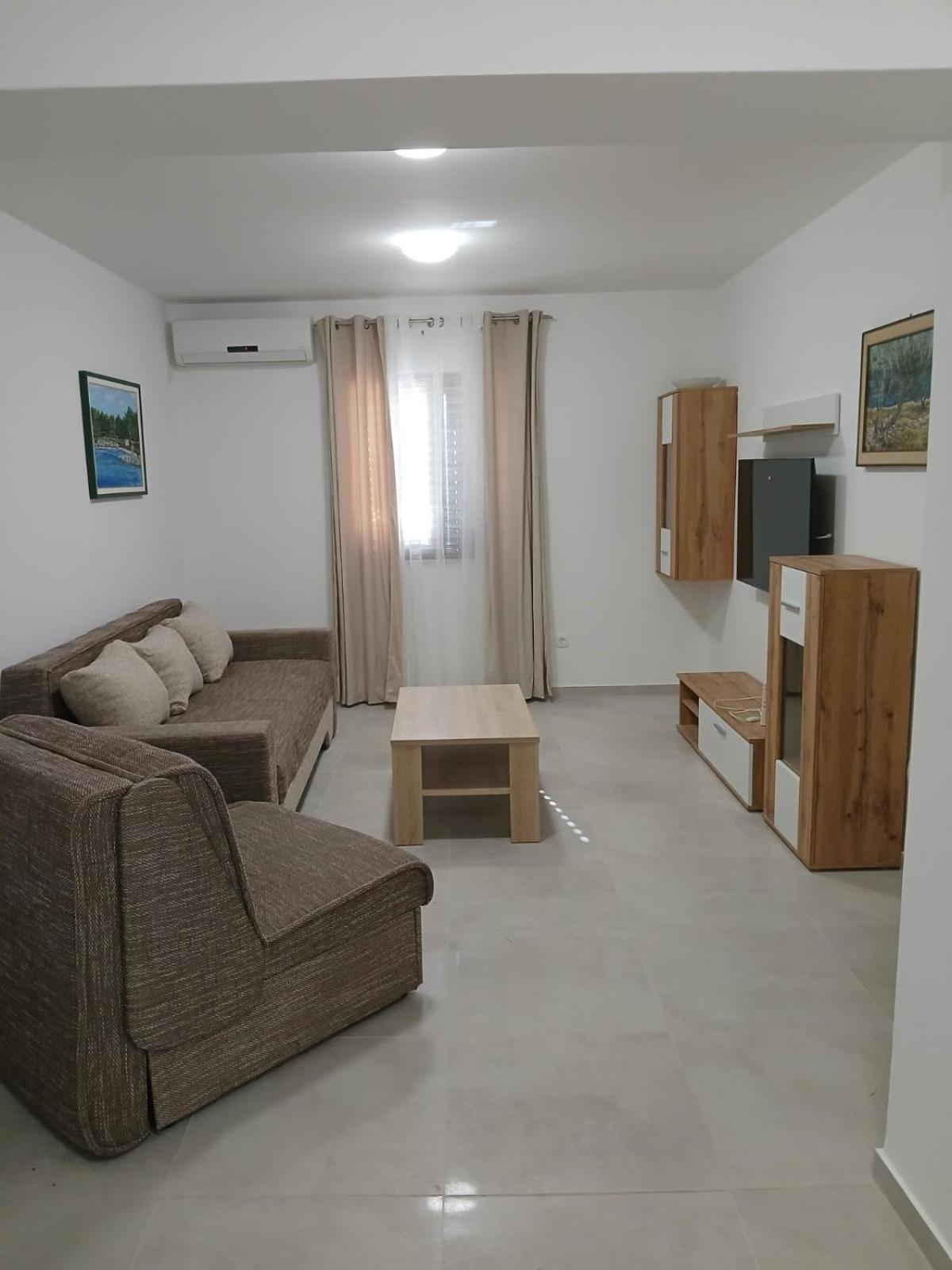 Apartments Njivice Bajcic Exterior photo